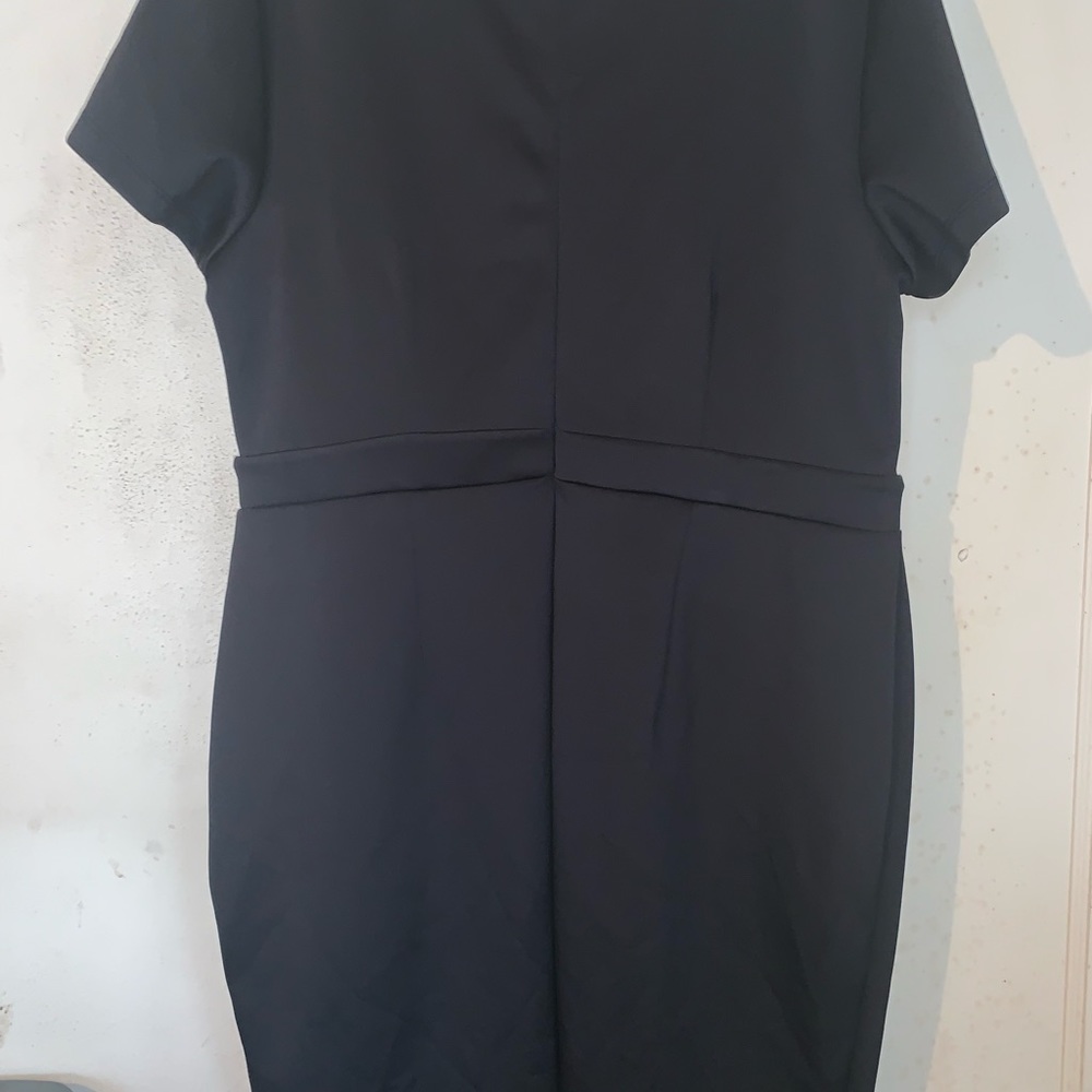 Dress - Picture 4 of 5